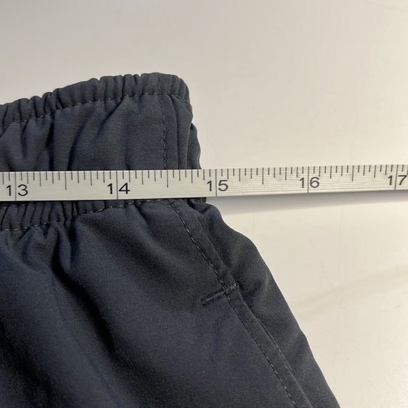 Russell Brand, men’s athletic shorts reflective tape on sides front pockets. MED - Picture 9 of 12